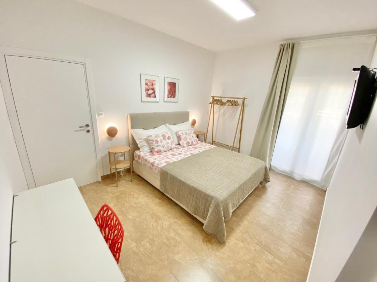 Mamma Mia Apartments-City Center Хвар Экстерьер фото