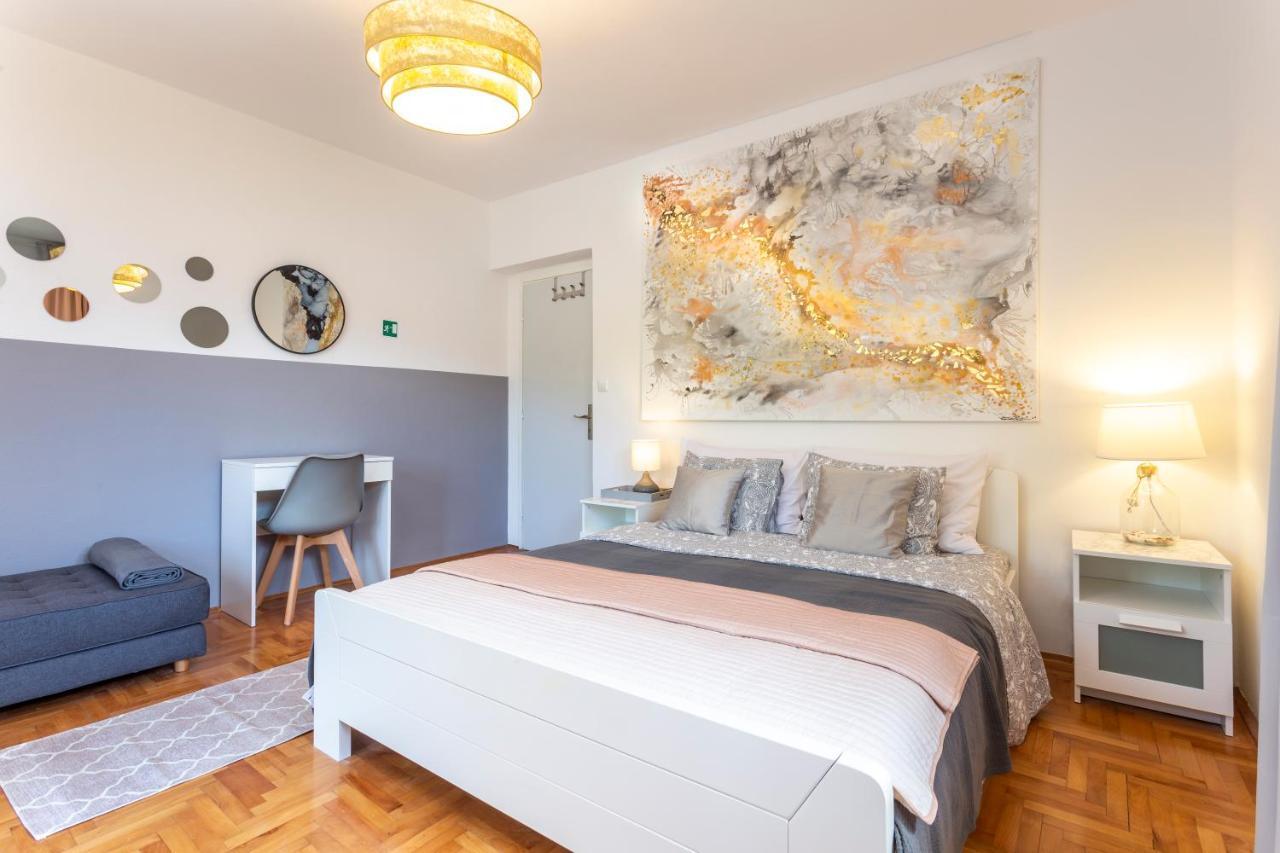 Mamma Mia Apartments-City Center Хвар Экстерьер фото